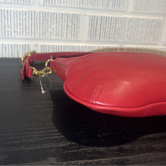 COACH Vintage 9295 Wristlet in Red Leather - Picture 8 of 11
